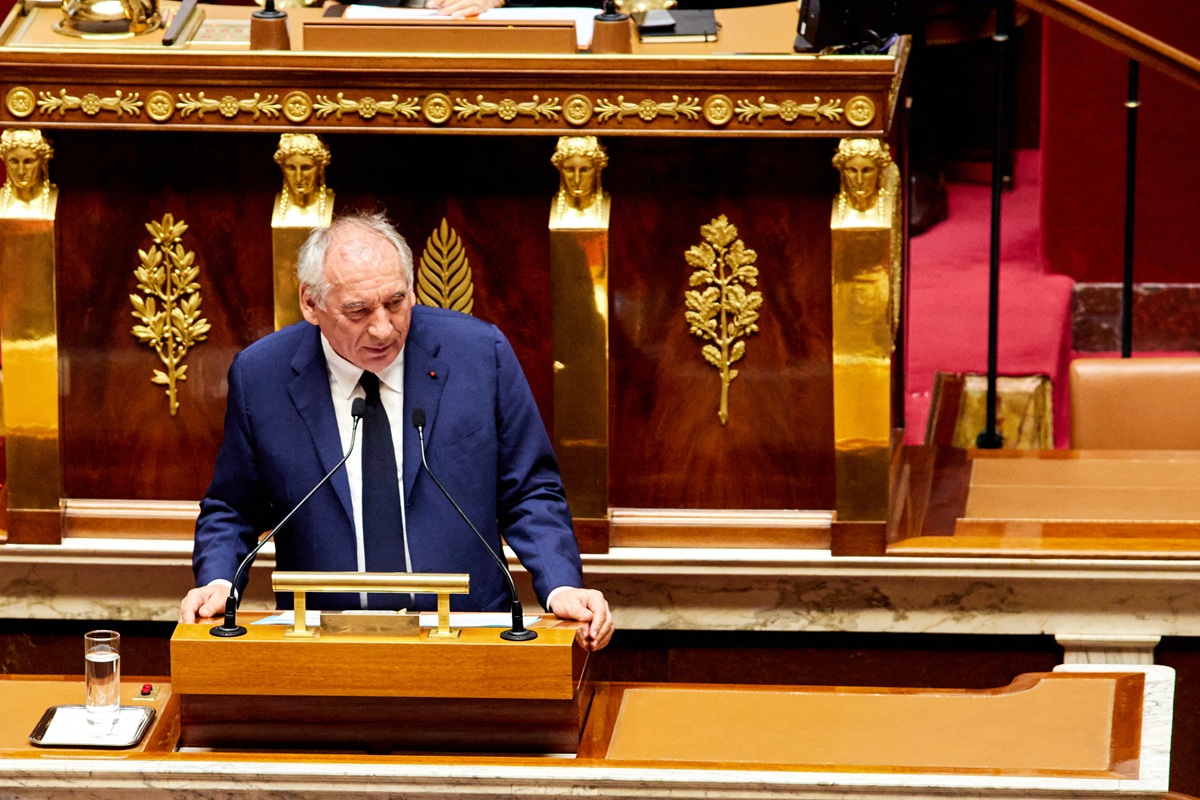 Παραιτήθηκε ο Μπαϊρού – Τα σενάρια της επόμενης μέρας για τη Γαλλία