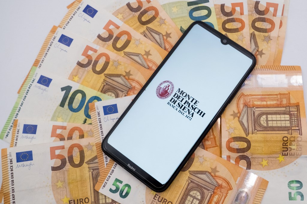 Και επιτέλους deal: Η Monte Paschi αποκτά τον έλεγχο της Mediobanca – «Γεννιέται» η τρίτη μεγαλύτερη τράπεζα στην Ιταλία