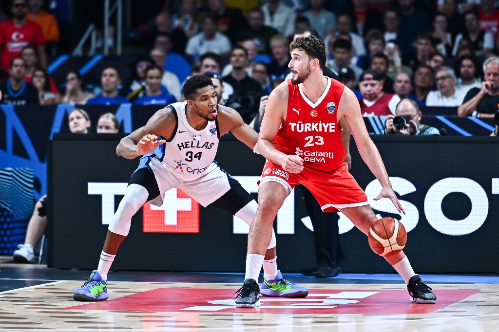 Αντετοκούνμπο vs Σενγκούν: Από το EuroBasket στο… beef Μπακς – Ρόκετς