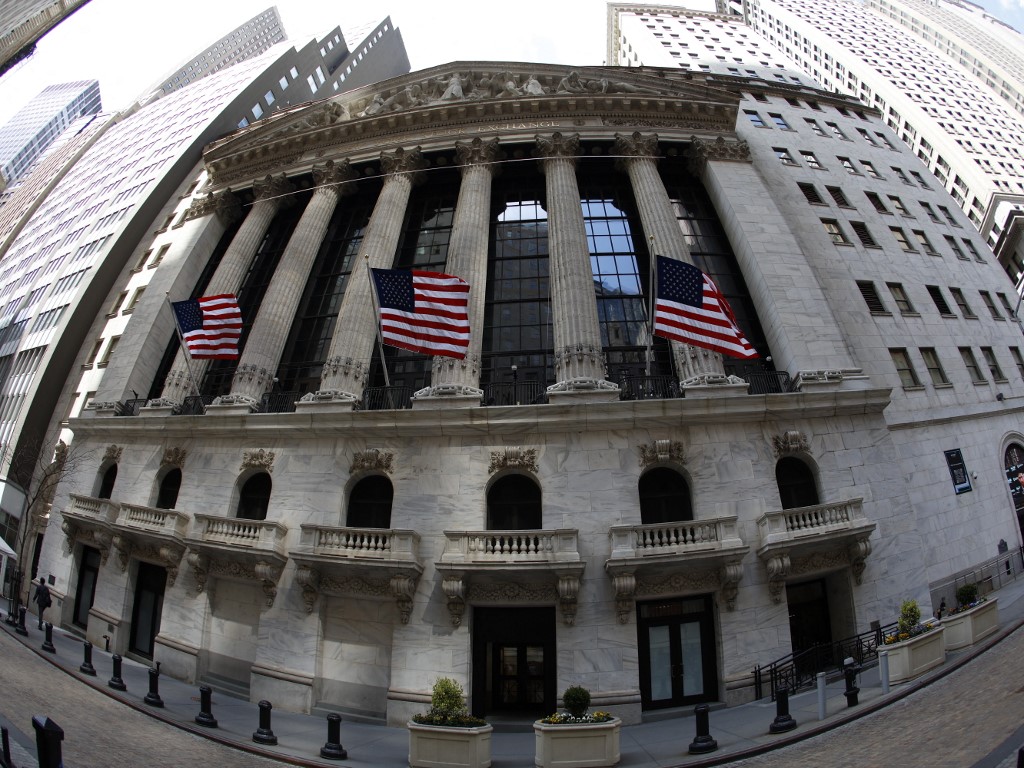 Πού οφείλεται η αισιοδοξία στην Wall Street; Ράλι μετοχών, bitcoin και χρυσού