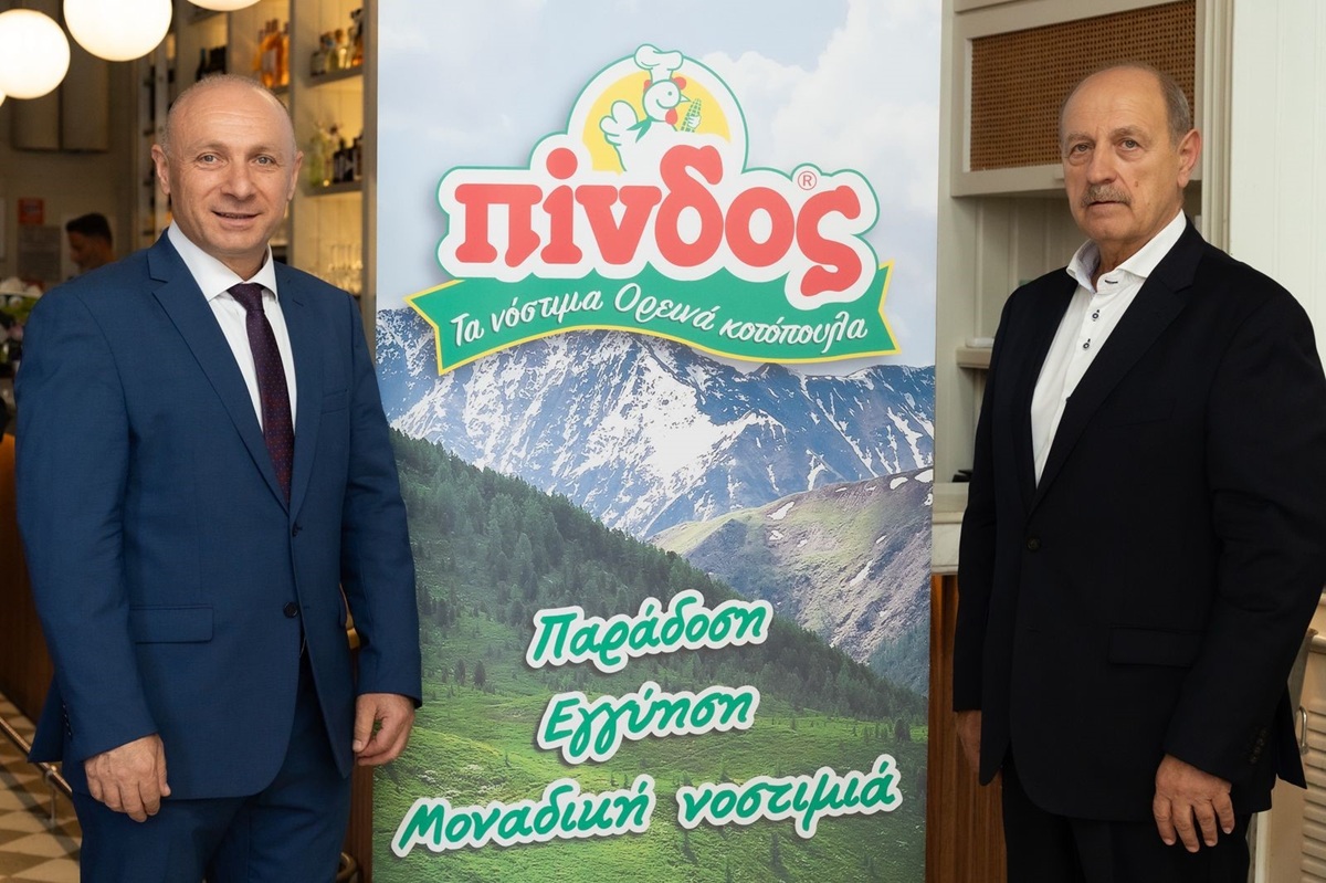 Στροφή των Ελλήνων στο κοτόπουλο και τα προψημένα γεύματα λόγω… ακρίβειας