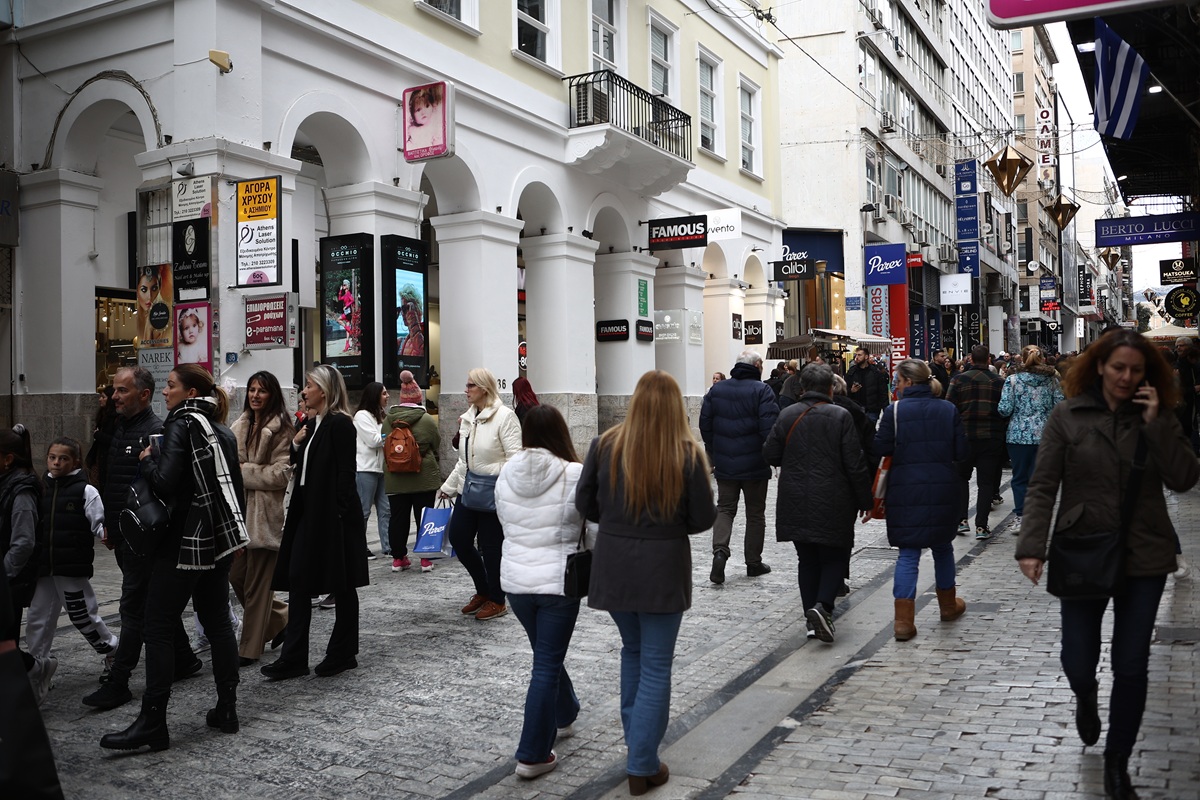 Απογοήτευση σε ΓΣΕΒΕΕ, ΒΕΑ και Εμπορικό Σύλλογο Αθηνών από τις εξαγγελίες Μητσοτάκη: «Η μικρομεσαία επιχειρηματικότητα εκτός κυβερνητικής ατζέντας»