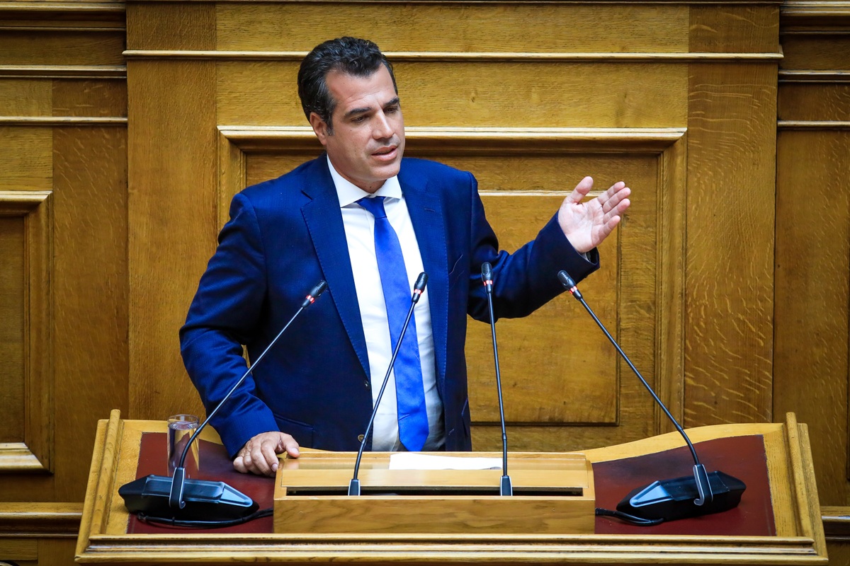 Πλεύρης για μεταναστευτικό: «Θα εξεταστεί εάν χρειάζεται να επεκταθεί η αναστολή ασύλου»