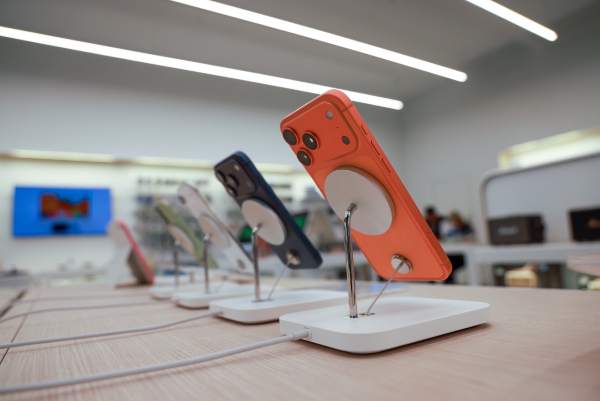 Πονοκέφαλος για την Apple: Γιατί αμφισβητείται η ανθεκτικότητα του νέου iPhone 17 από την πρώτη ημέρα κυκλοφορίας του