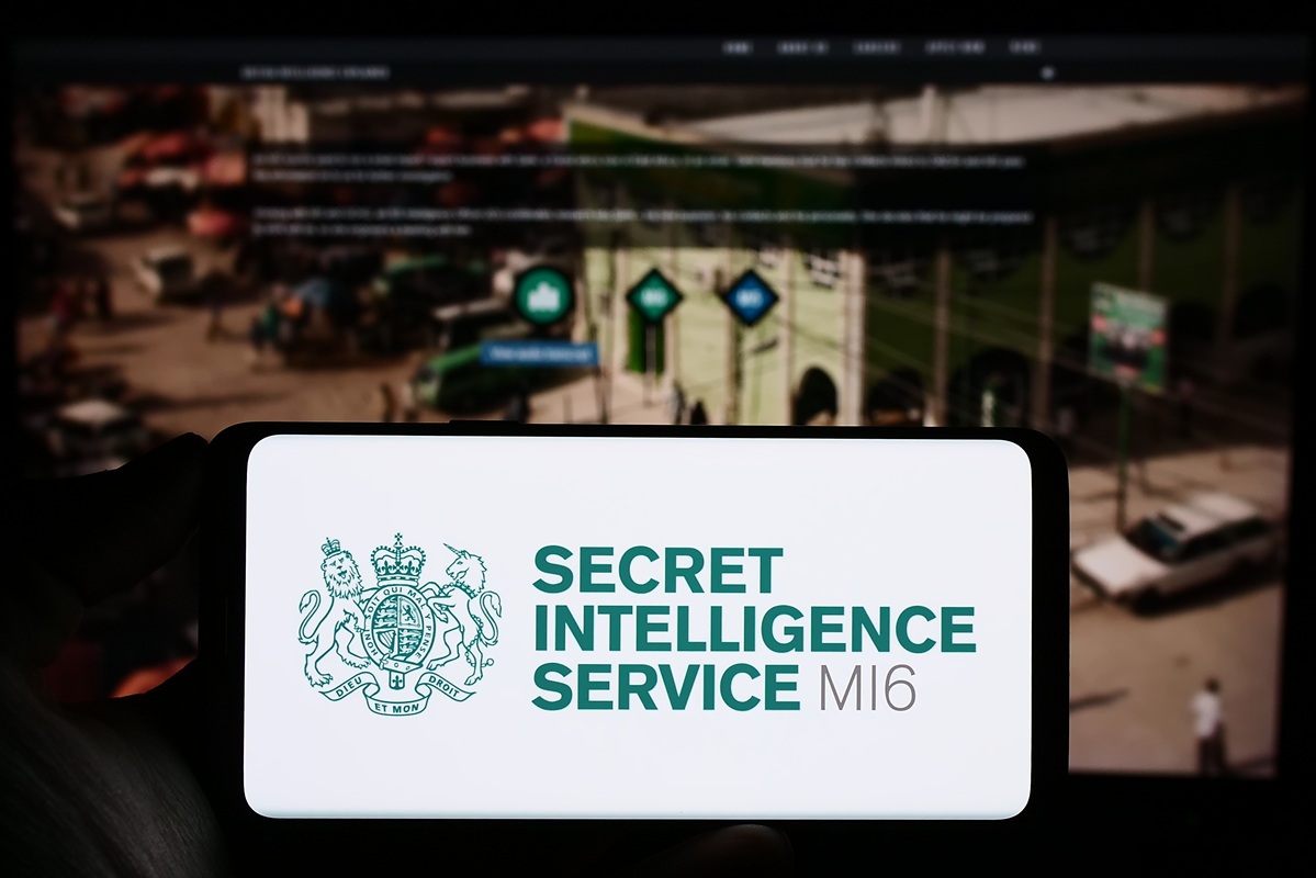 MI6 στο dark web: Ποια είναι η επιχείρηση «Silent Courier» που στρατολογεί πράκτορες από τη Ρωσία