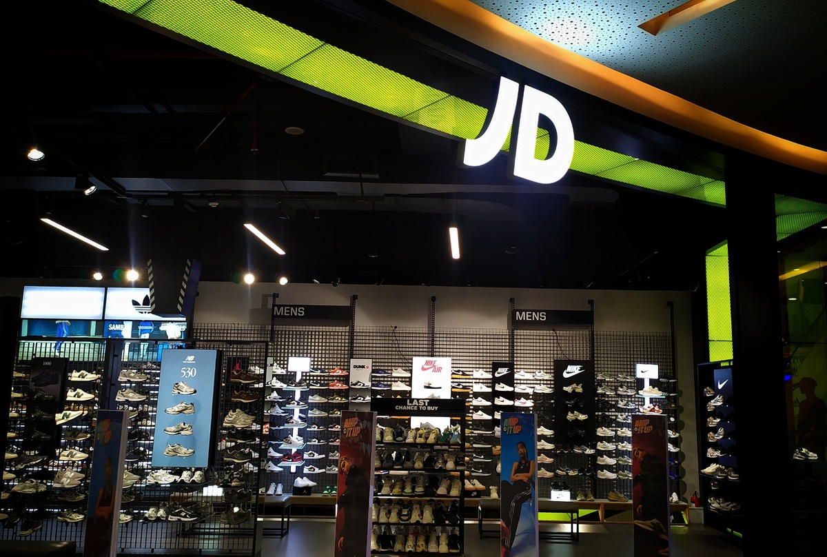 Ράλι πωλήσεων για τη JD Sports – Το αποτύπωμα στην Ελλάδα