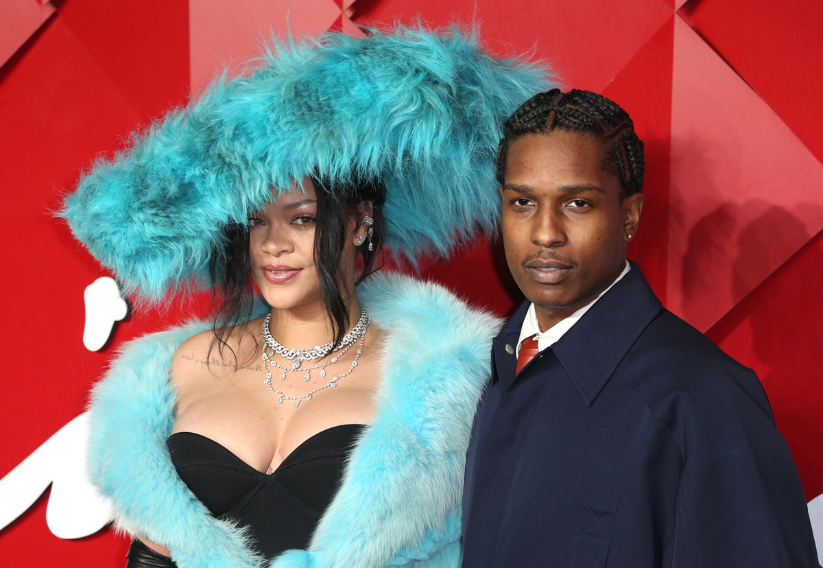 Rihanna: Καλωσόρισε το τρίτο της παιδί – Η τρυφερή ανάρτηση με τα ροζ γάντια του μποξ