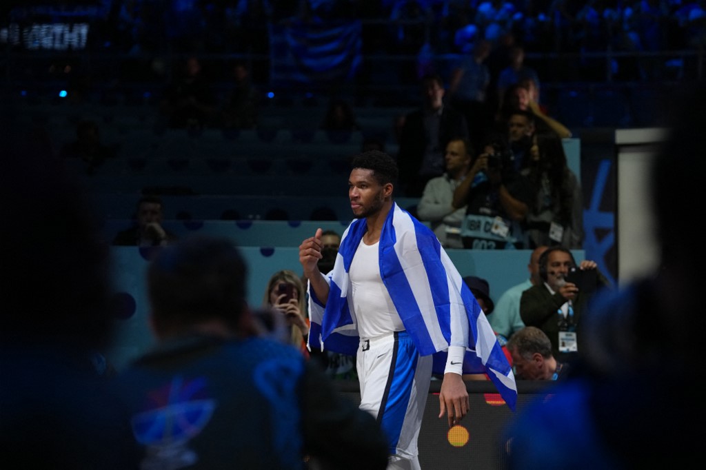 Γιάννης Αντετοκούνμπο: «Πρωτάθλημα ξανά με τους Μπακς, αλλά θα ήθελα να τελειώσω την καριέρα μου στην Ελλάδα»