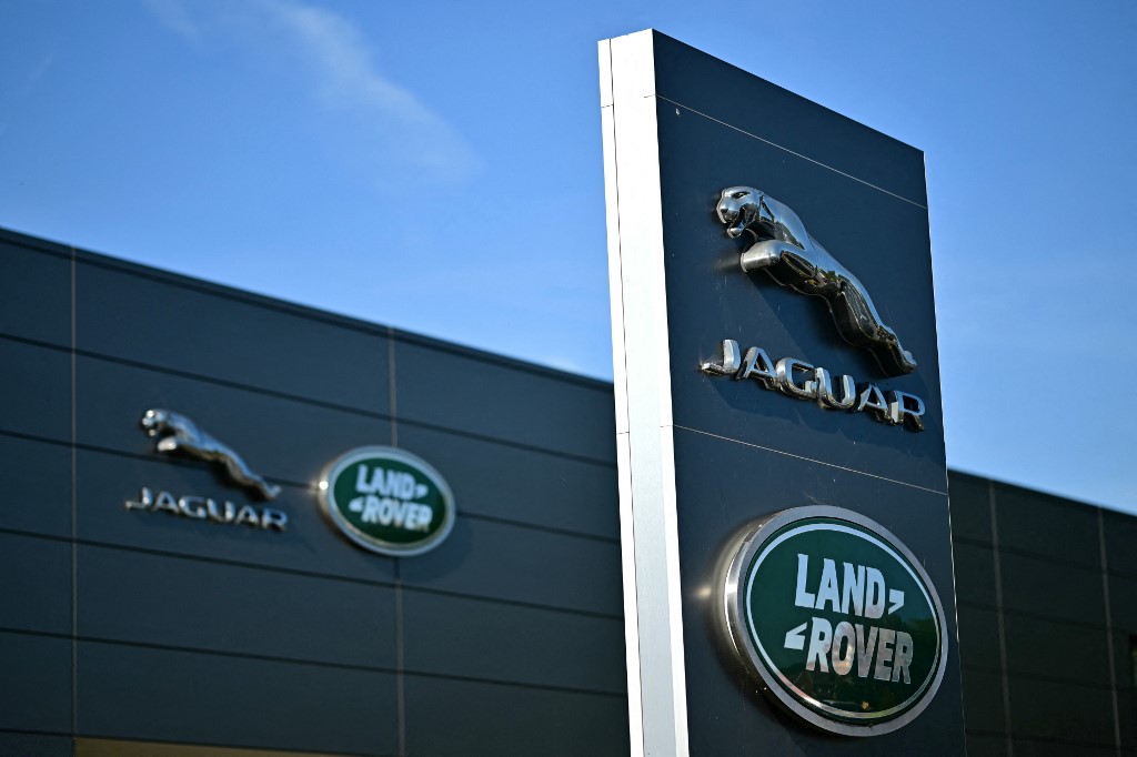 Jaguar Land Rover: Στρέφεται σε δανεισμό 2 δισ. λιρών για να ξεπεράσει την κυβερνοκρίση