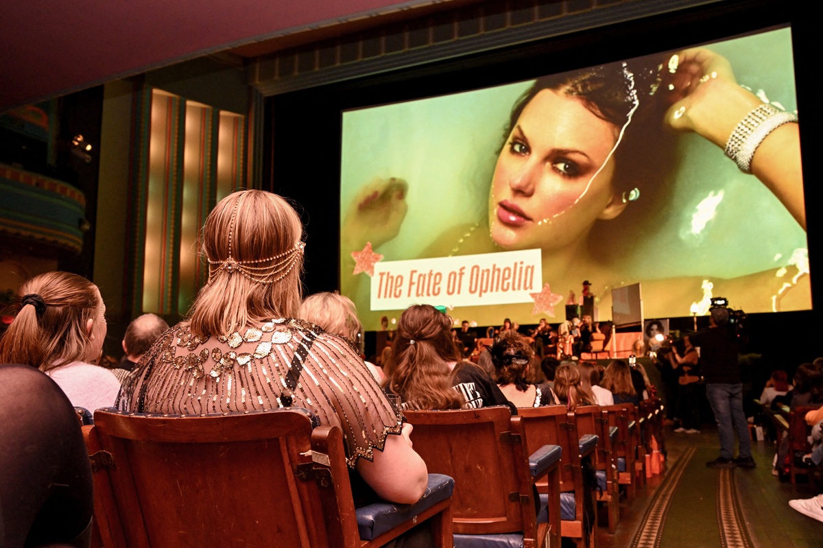 Η Τέιλορ Σουίφτ κατακτά το box office με την «κινηματογραφική εμπειρία» του νέου της άλμπουμ