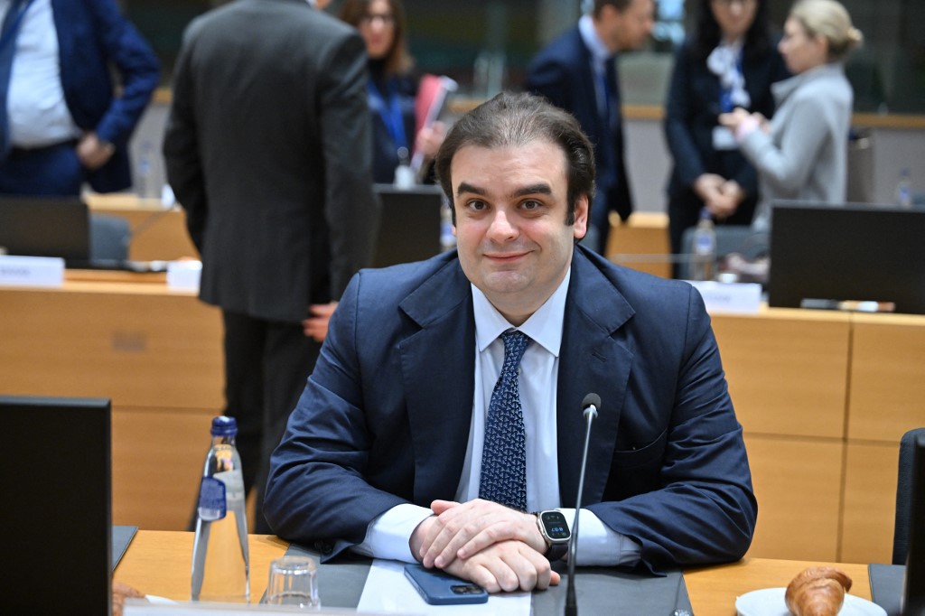 Πιερρακάκης: «Στην Ελλάδα είχαμε πολλούς… Χάρι Πότερ – 2,5 δισ. ευρώ σε μέτρα στήριξης έως το καλοκαίρι»