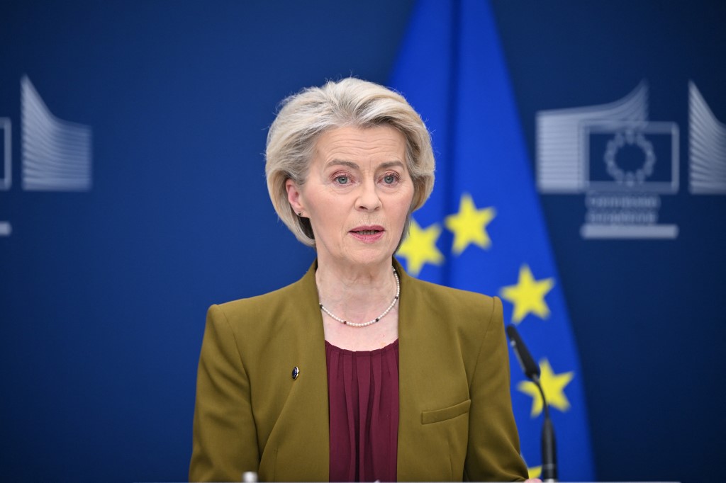 Σοβαρό σκάνδαλο κατασκοπείας στην ΕΕ: Στο στόχαστρο ο Ούγγρος Επίτροπος, έκθετη η Φον ντερ Λάιεν