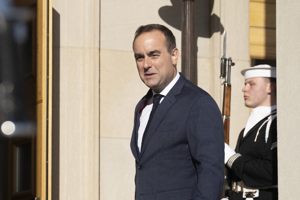 Κρίση στη Γαλλία: Διάγγελμα Λεκορνί μετά την παραίτησή του – «Προϋπολογισμός έως το τέλος του έτους»