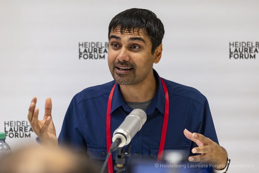 Shwetak Patel: Ο επιστήμονας της Google που κάνει το κινητό σου να «ακούει» το άσθμα