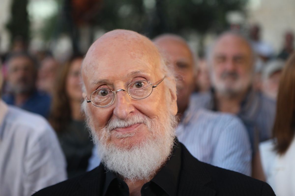 Κυκλοφοριακές ρυθμίσεις στην Αθήνα το Σάββατο για την κηδεία του Διονύση Σαββόπουλου – Ποιοι δρόμοι κλείνουν
