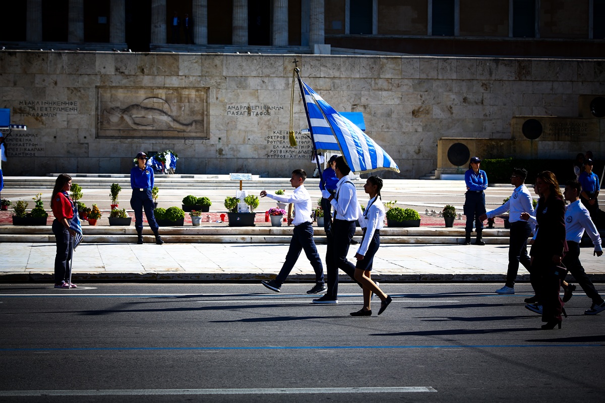 28η Οκτωβρίου: Ολοκληρώθηκε η μαθητική παρέλαση στην Αθήνα