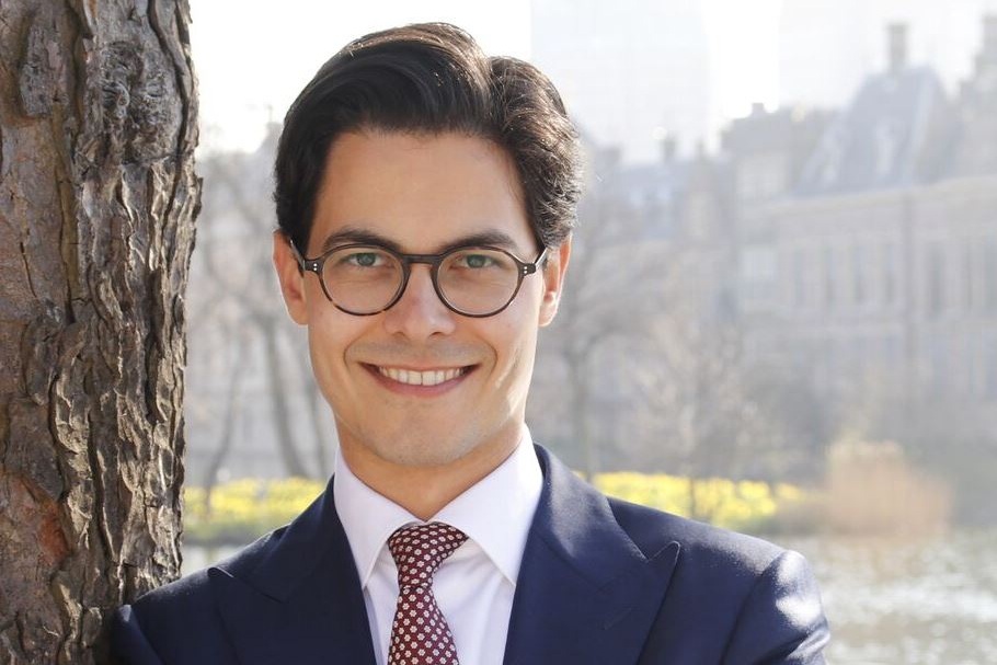 Ρομπ Γέτεν: Το «ρομπότ» που ανέτρεψε τις δημοσκοπήσεις και κέρδισε τις εκλογές στην Ολλανδία