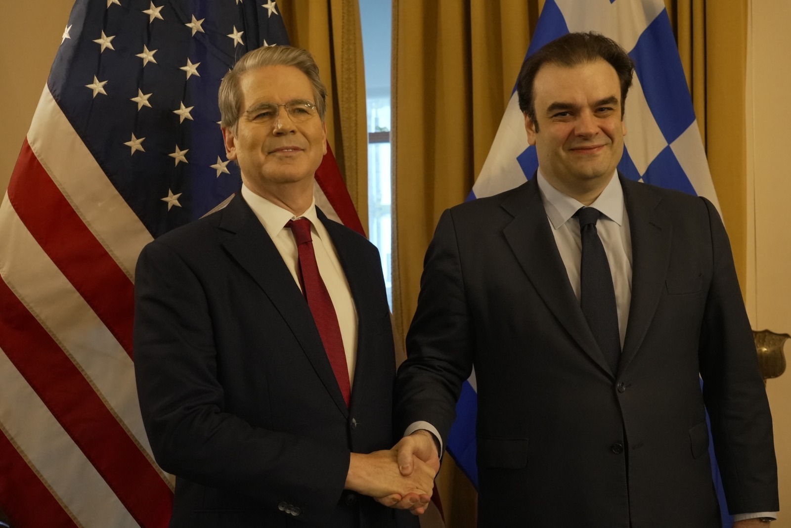 Συνάντηση Πιερρακάκη – Μπέσεντ στην Ουάσινγκτον με στόχο την προσέλκυση επενδύσεων