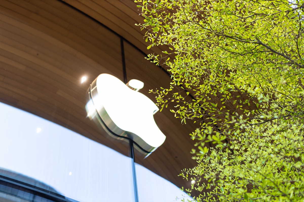 Apple: Επενδύει σε πράσινη ενέργεια στην Ελλάδα με ηλιακό πάρκο στην Κοζάνη