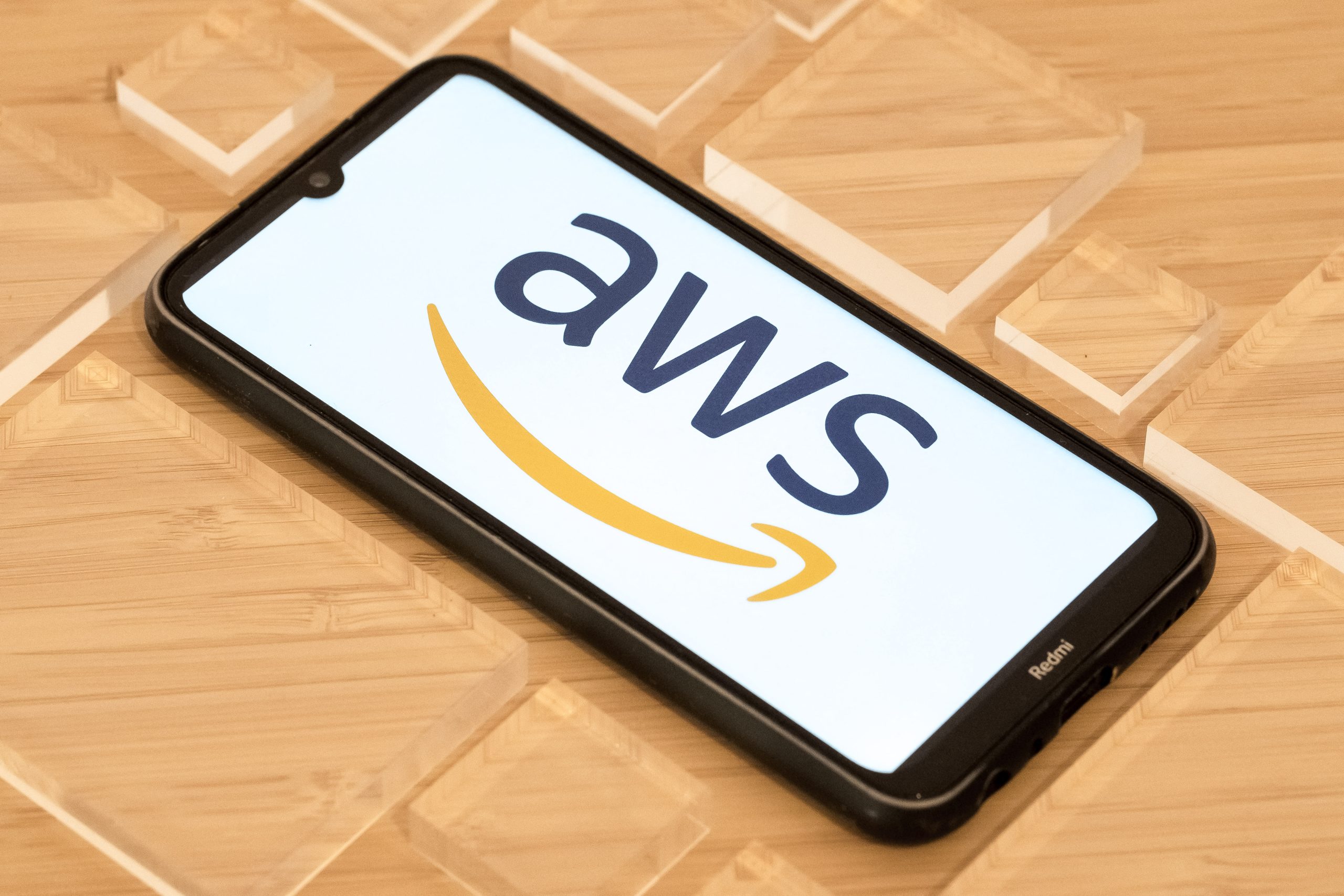 AWS: Μέσα στα επόμενα 3 χρόνια 45% των νέων θέσεων εργασίας θα απαιτεί γνώσεις ΑΙ