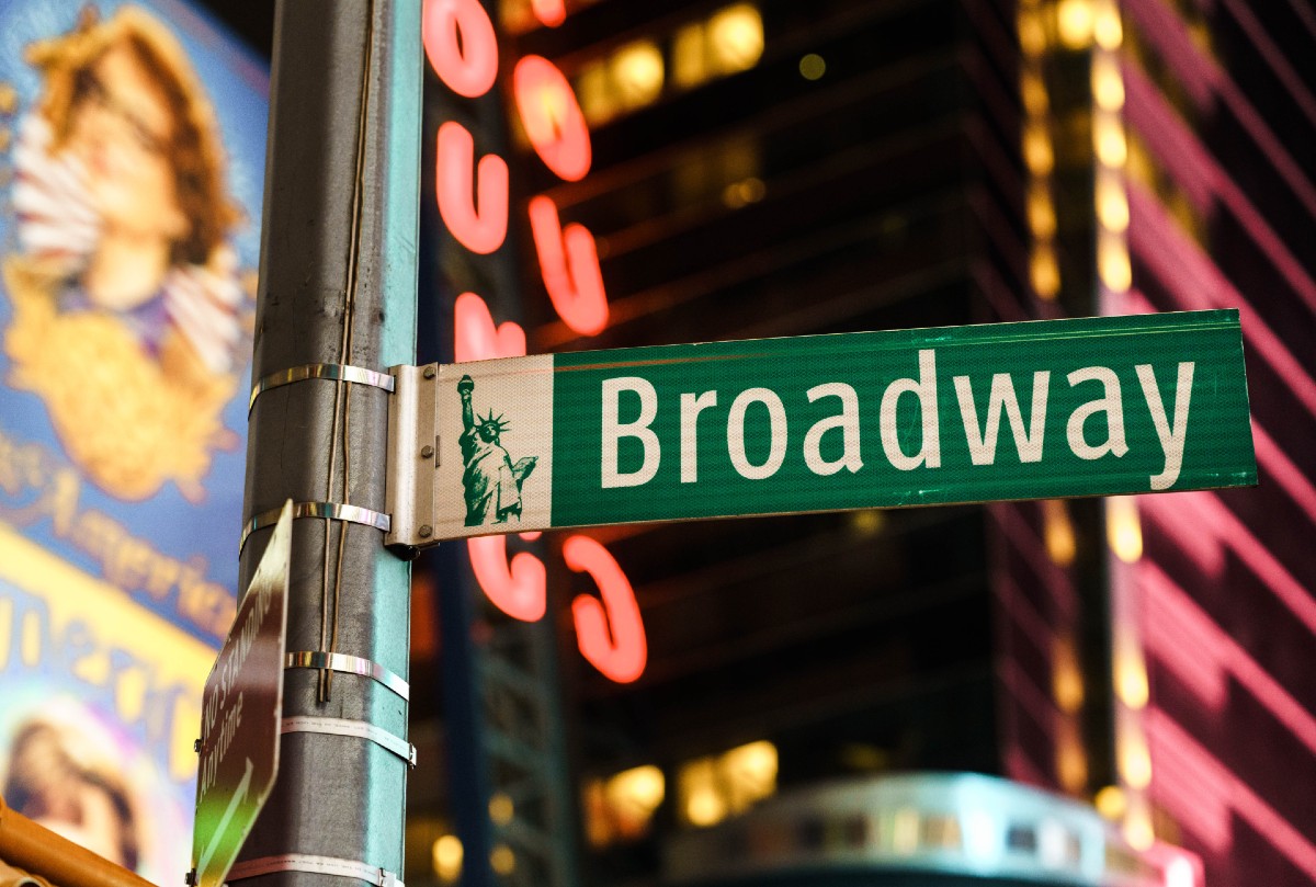 Οι μουσικοί του Broadway απειλούν με απεργία – Δεκάδες παραστάσεις «στον αέρα»
