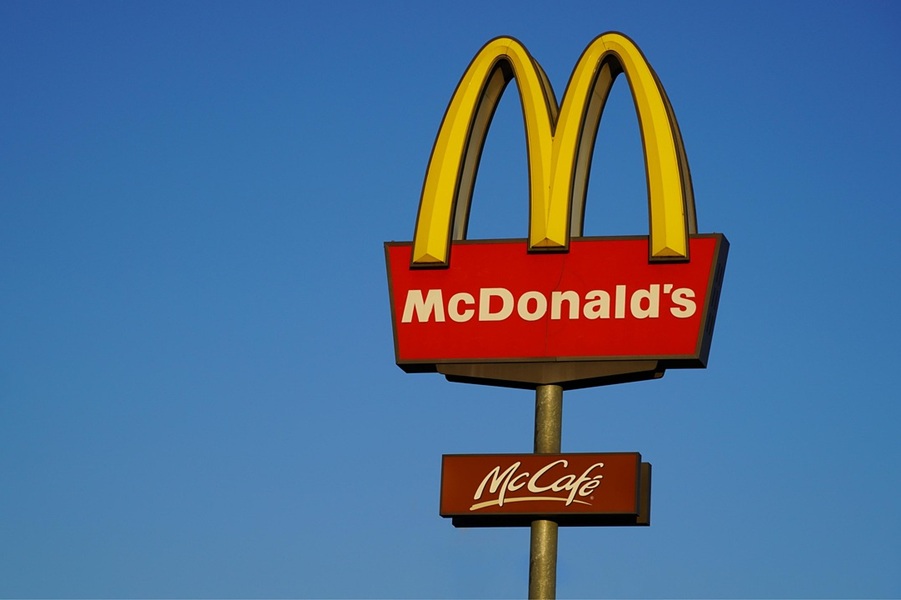 «Ένα από τα προνόμια της δουλειάς»: Ο CEO των McDonald’s αποκαλύπτει πόσες φορές τρώει Big Mac