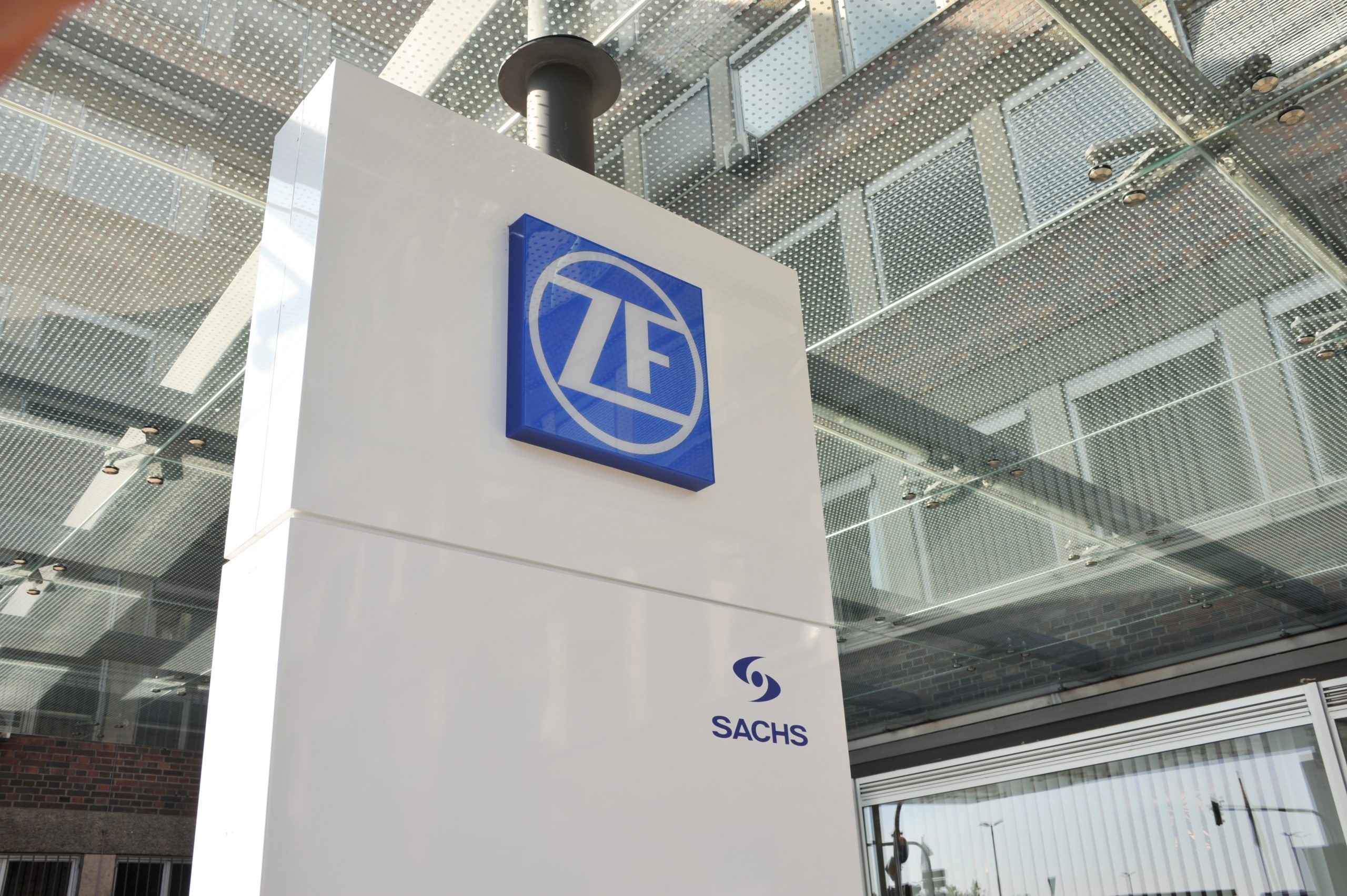 Γερμανία: Η ZF ετοιμάζεται να καταργήσει 7.600 θέσεις εργασίας μέχρι το 2030