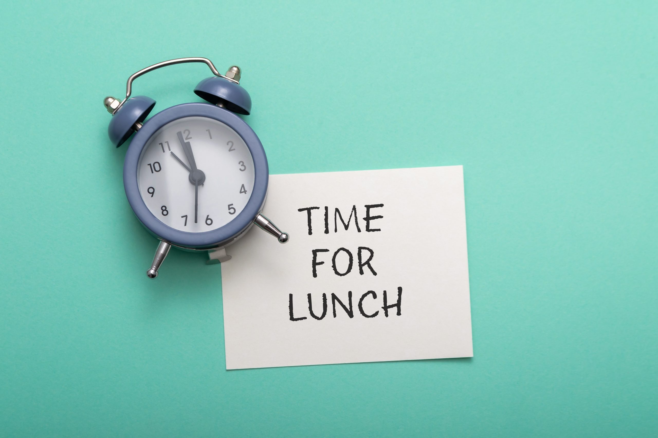 Όταν το lunch break γίνεται πολυτέλεια – Πώς ο πληθωρισμός «χτυπά» την παραγωγικότητα