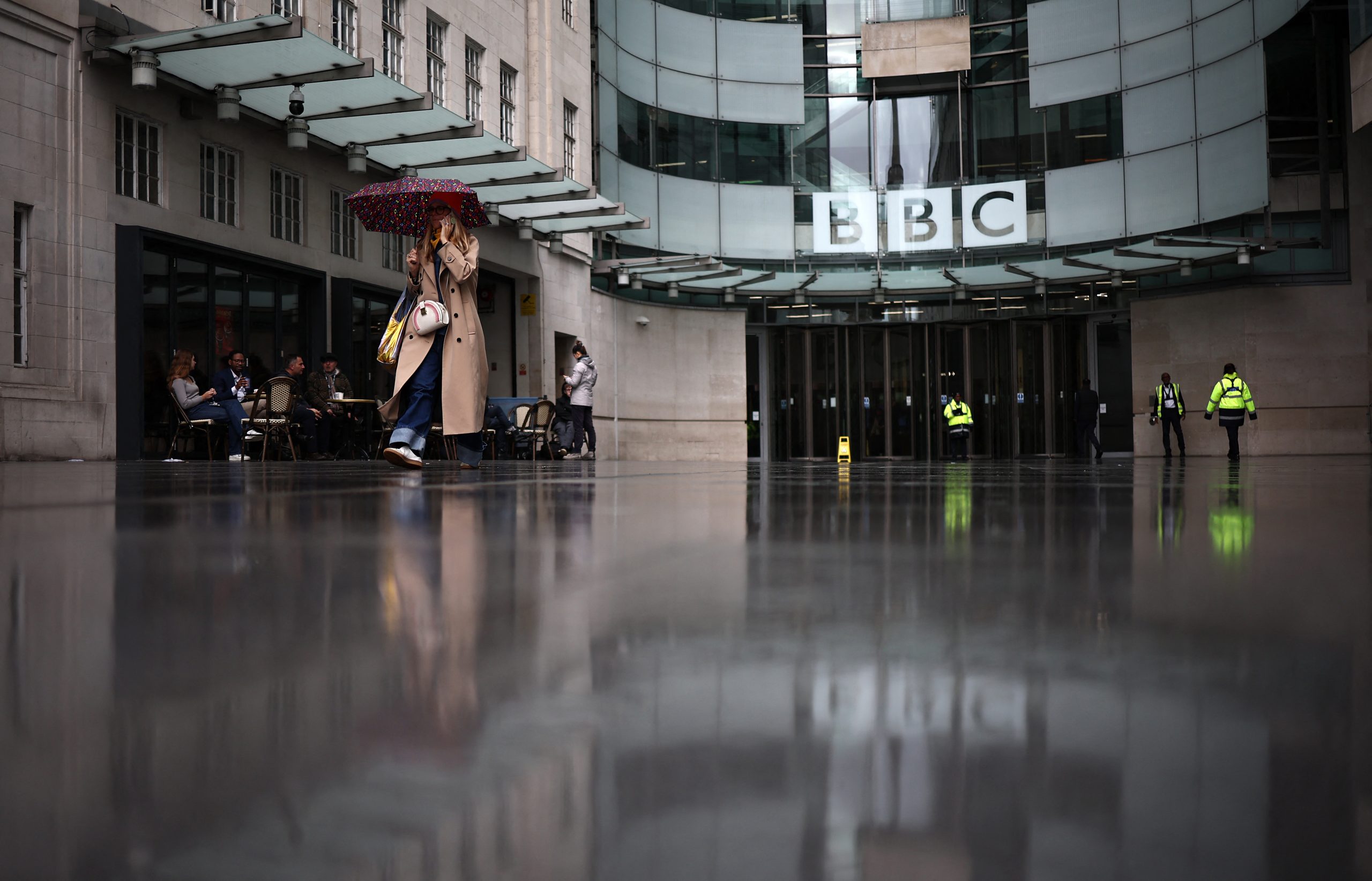 Ντόναλντ Τραμπ κατά BBC: Η συγγνώμη δεν ήταν αρκετή – Απειλεί με μήνυση και ζητά 1 δισ. δολάρια