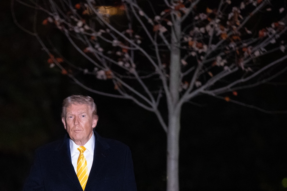 Τραμπ: Μειώνει δασμούς σε βασικά τρόφιμα – Προσπάθεια ανάσχεσης της ακρίβειας στις ΗΠΑ