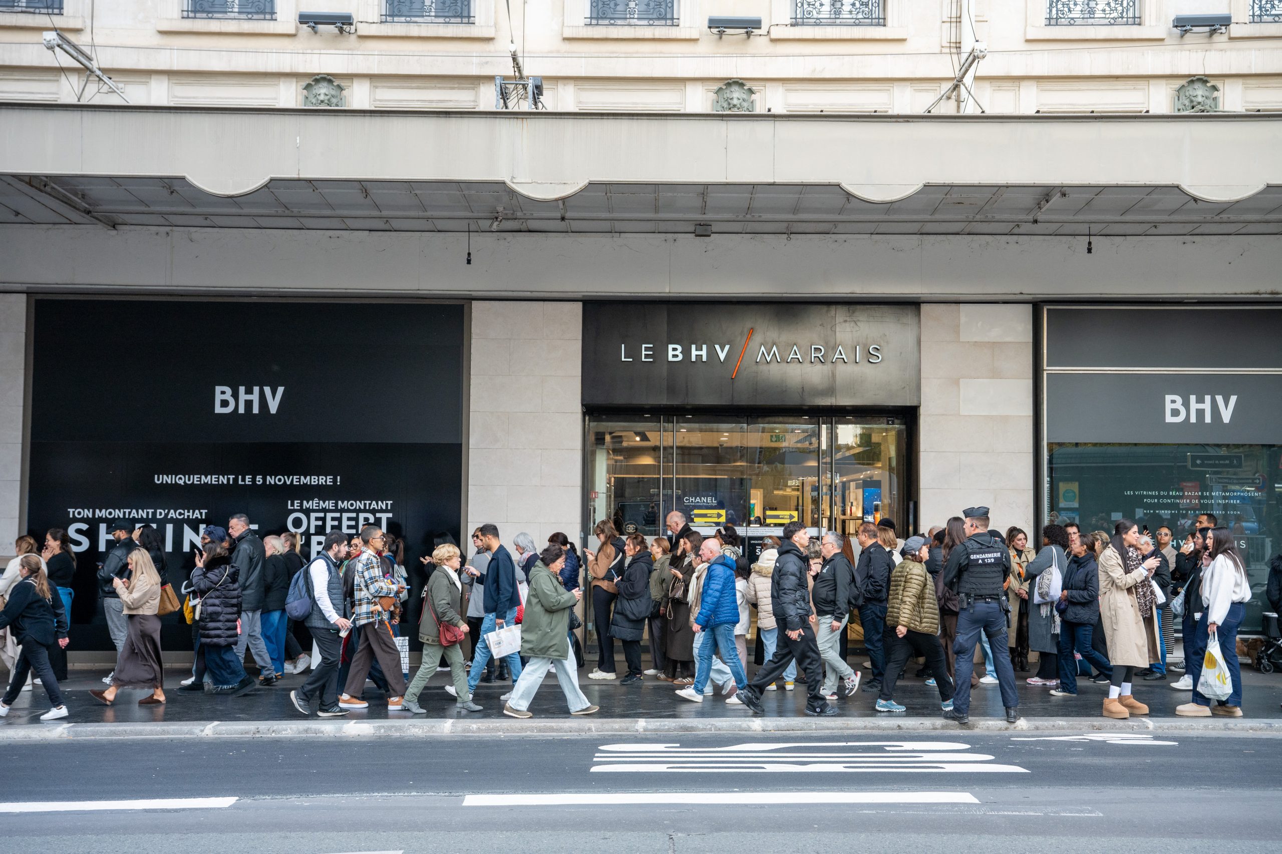 Γαλλία κατά Shein: Μπλόκο στη δημοφιλή πλατφόρμα και εξονυχιστικοί έλεγχοι σε 200.000 δέματα