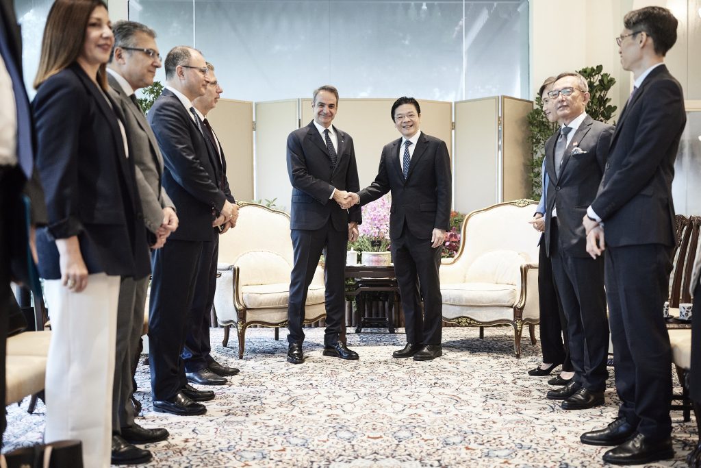 Συνάντηση Μητσοτάκη – Ουόνγκ: Θα θέλαμε να ενισχυθούν οι επενδύσεις από τη Σιγκαπούρη