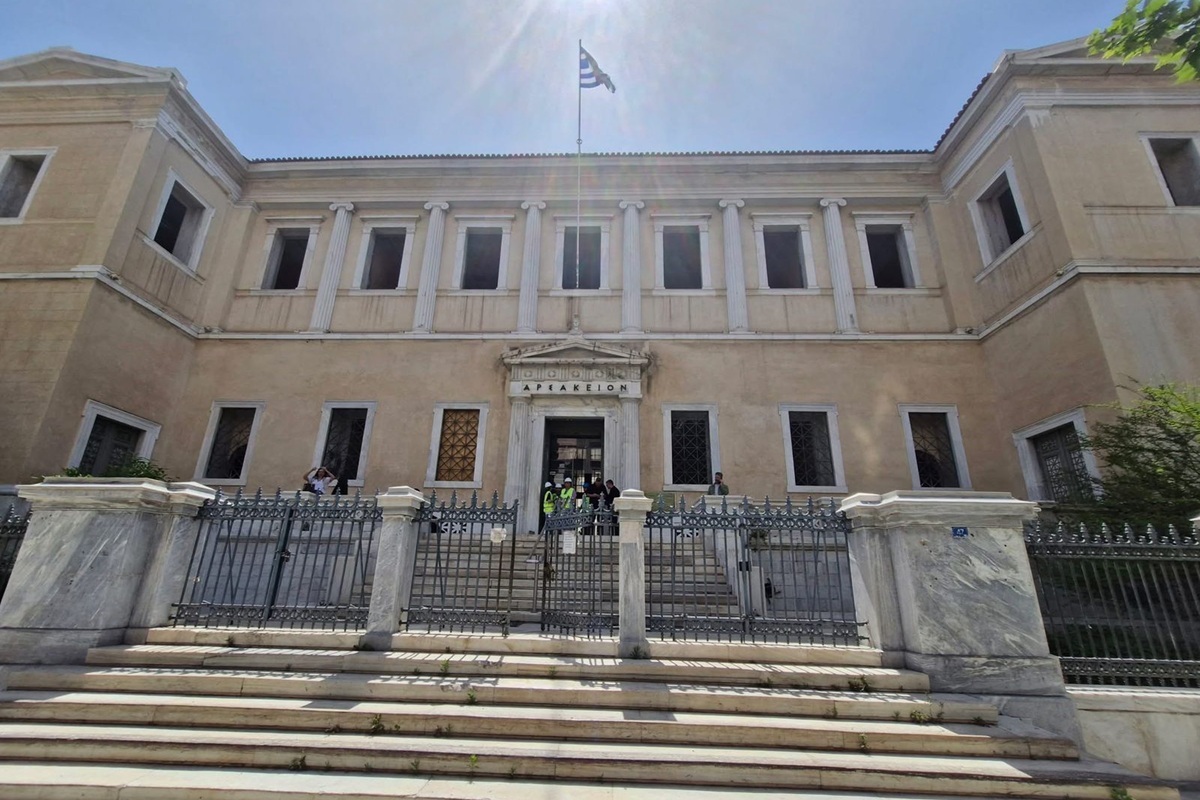 ΣτΕ: Πρόστιμο για τη μη κατεδάφιση του ξενοδοχείου Coco-Mat δίπλα στην Ακρόπολη