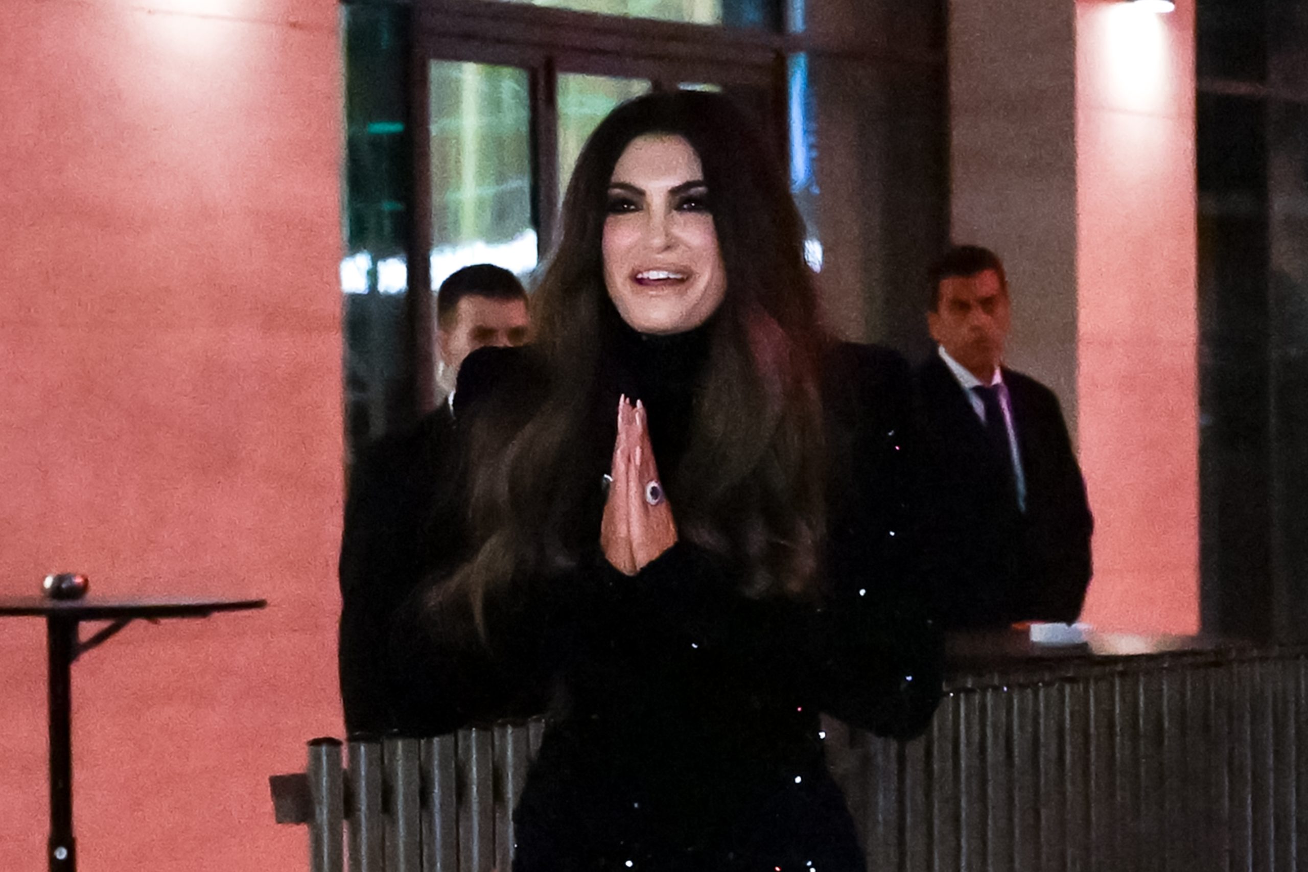 Κίμπερλι Γκίλφοϊλ: Το πρώτο μήνυμα και ο Κωνσταντίνος Αργυρός – Οι προσκεκλημένοι της στην ιδιωτική εκδήλωση