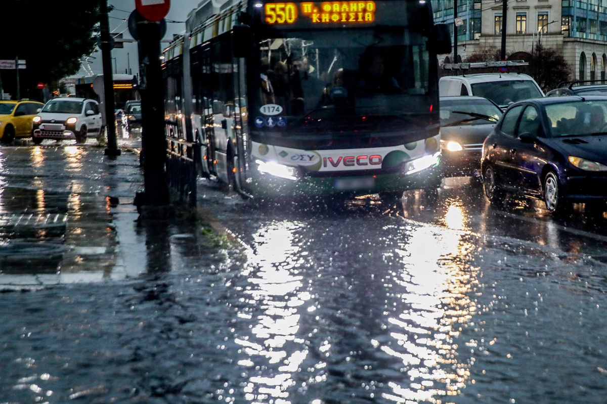 Γιατί πλημμύρισε η Αθήνα με 40 χιλιοστά βροχής – Η ανάλυση Κολυδά