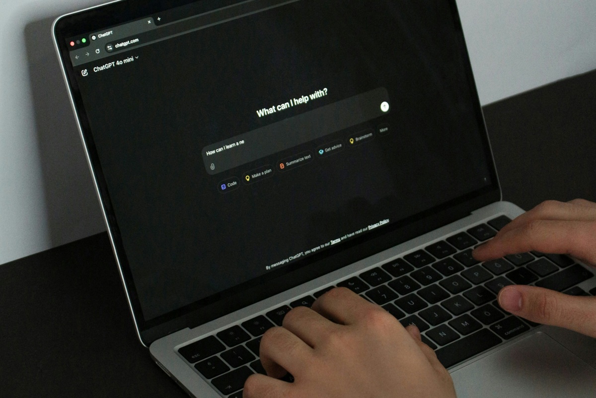 Ποια είναι η κορυφαία γλώσσα για εποικοινωνία με την Τεχνητή Νοημοσύνη