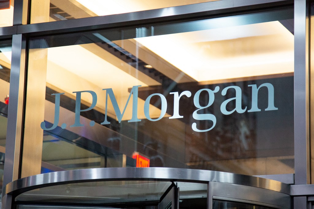 JPMorgan: Γιατί καλείται να πληρώσει 45 εκατ. δολάρια στη Γερμανία