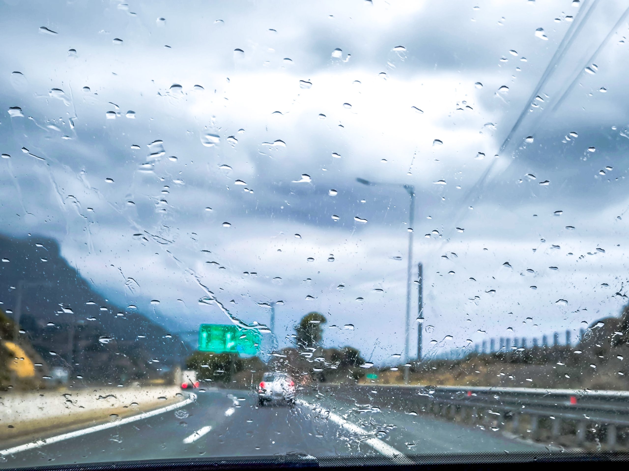 Κακοκαιρία προ των πυλών με ισχυρές καταιγίδες – Ποιες περιοχές επηρεάζονται