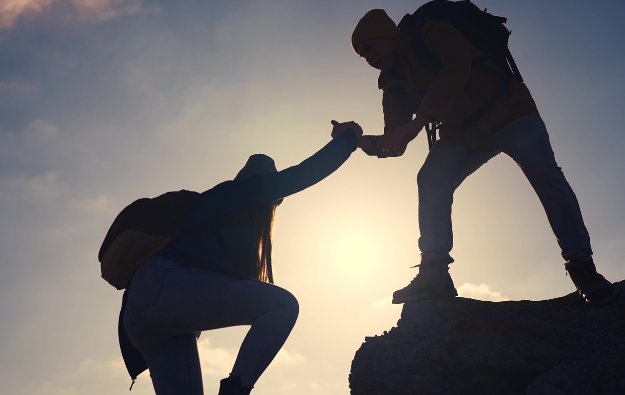 Εμπιστεύονται τους ανθρώπους οι Έλληνες; Τι αποκαλύπτει νέα παγκόσμια έρευνα