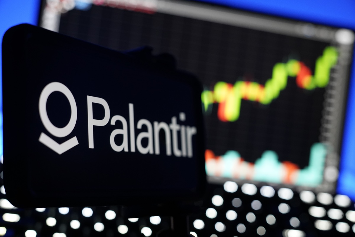 CEO της Palantir: Στην εποχή της Τεχνητής Νοημοσύνης πληρώνονται όσοι ξέρουν, όχι όσοι σπούδασαν