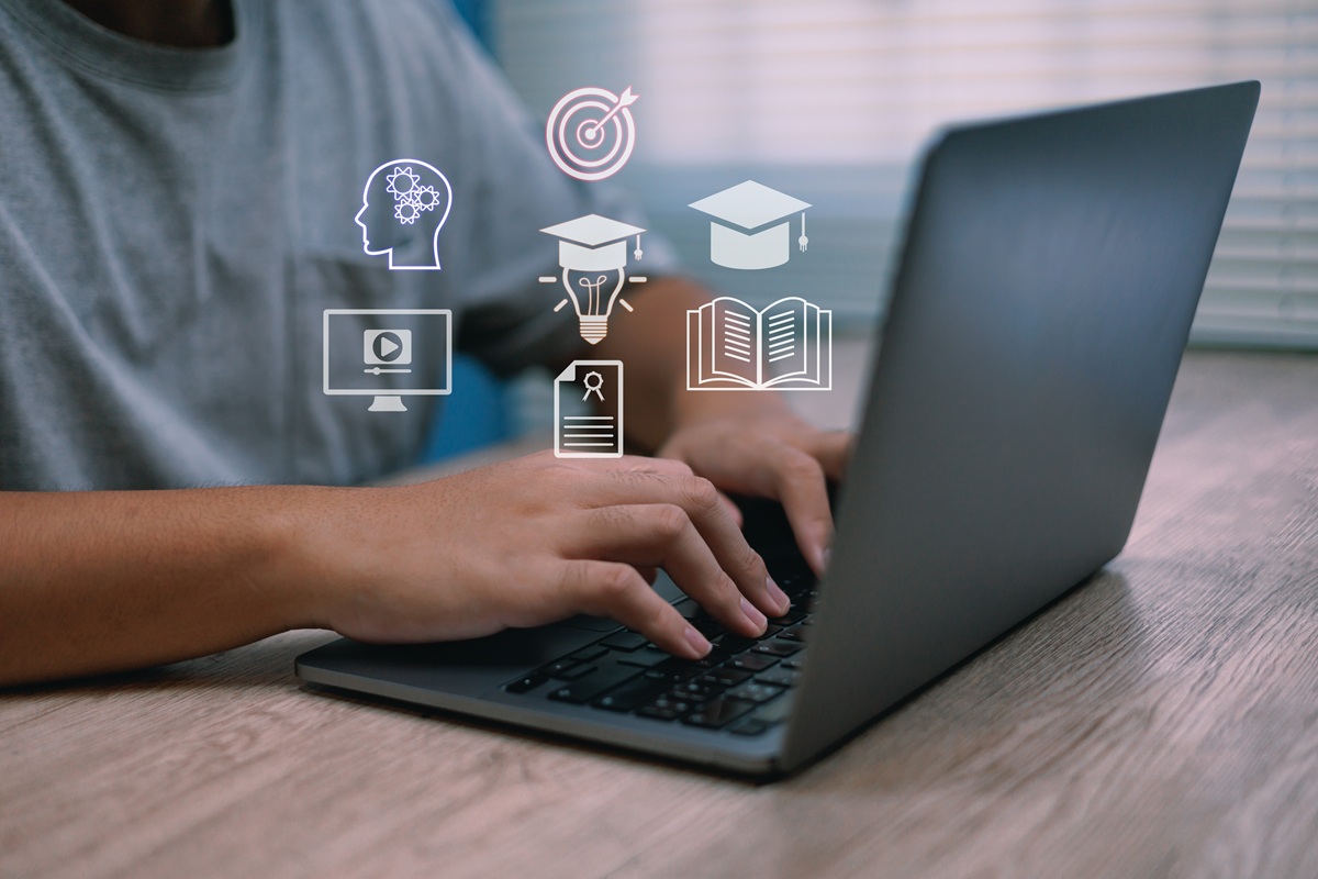 Η γενιά που δεν φοβάται το AI: Πώς οι φοιτητές μαθαίνουν να δουλεύουν μαζί με την τεχνητή νοημοσύνη