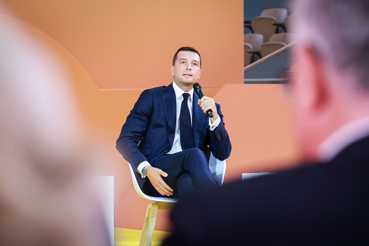 Γαλλία: Πρώτος σε δημοσκόπηση ο Ζορντάν Μπαρντελά για την προεδρία το 2027