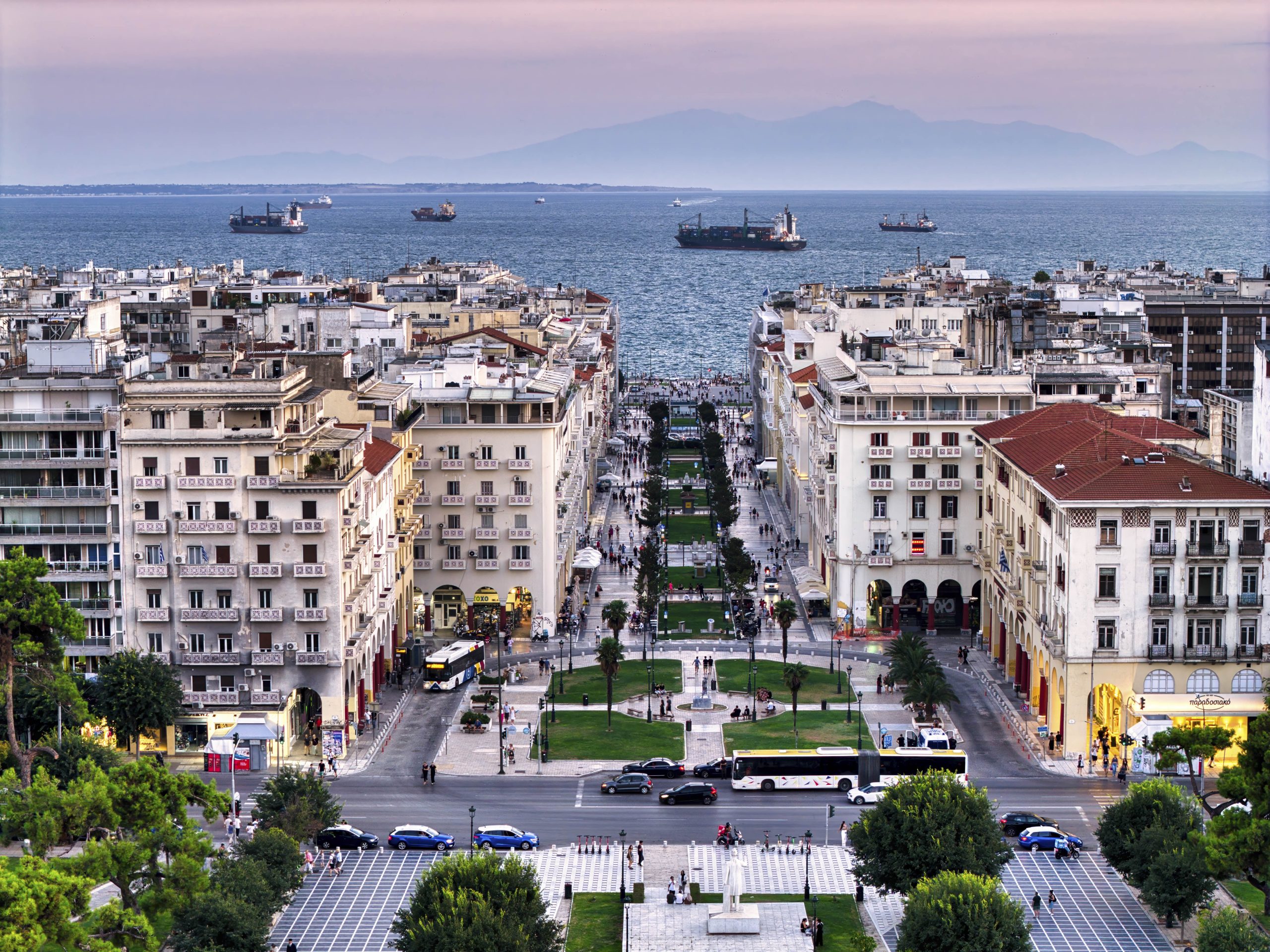 FT: Η Θεσσαλονίκη κορυφαίος προορισμός για φθινοπωρινές αποδράσεις στην Ευρώπη 