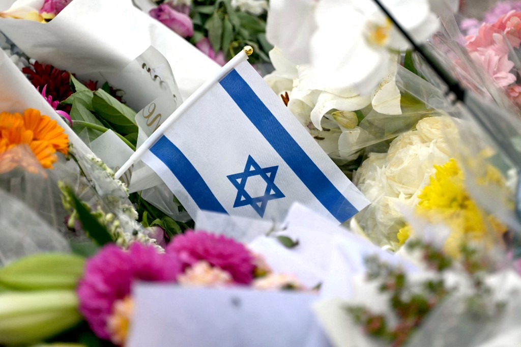 Παγκόσμιος συναγερμός για εκδηλώσεις του Χάνουκα μετά την επίθεση στην Αυστραλία – Παρέμβαση της Μοσάντ