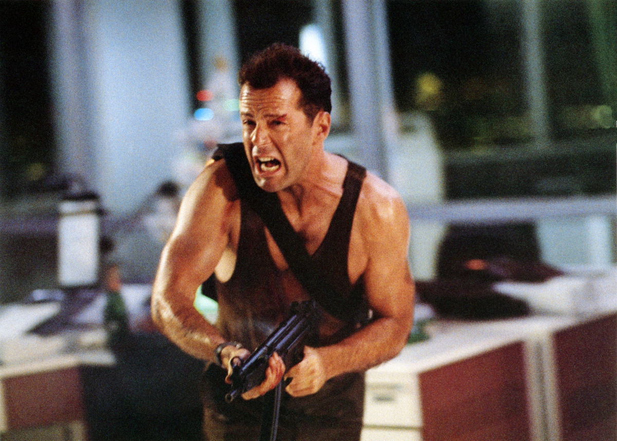 Η σύζυγος του Bruce Willis ξεκαθαρίζει: Το “Die Hard” είναι Χριστουγεννιάτικη ταινία