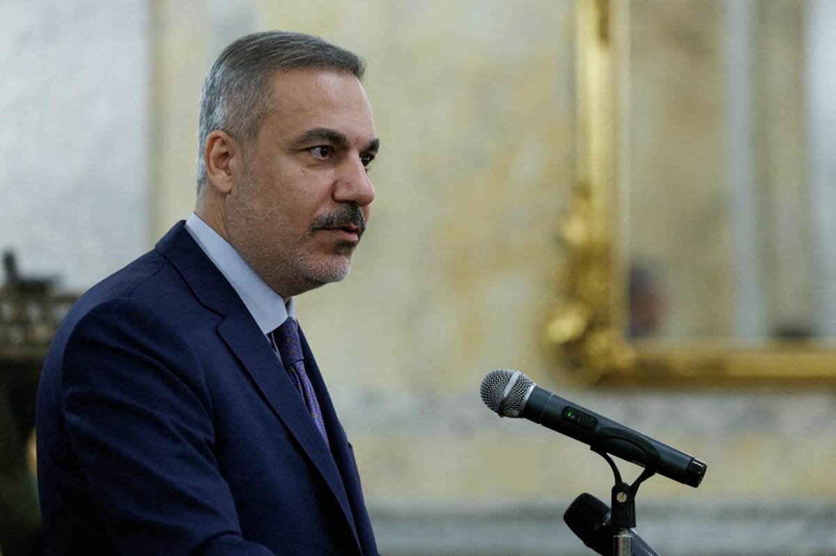 Χακάν Φιντάν στο Reuters: «Εργαζόμαστε για άρση των κυρώσεων CAATSA» – Μηνύματα για Συρία και Ουκρανία