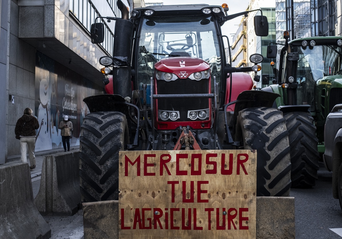 Στον «πάγο» η συμφωνία ΕΕ–Mercosur: Αντιδράσεις αγροτών μπλοκάρουν την υπογραφή