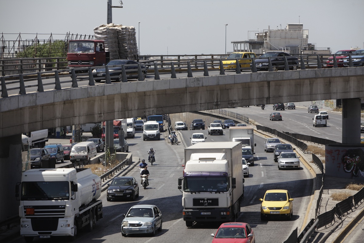 Επιστροφή των εκδρομέων: Ουρές χιλιομέτρων σε Λαμία και Μαρτίνο – Πού εντοπίζονται τα προβλήματα