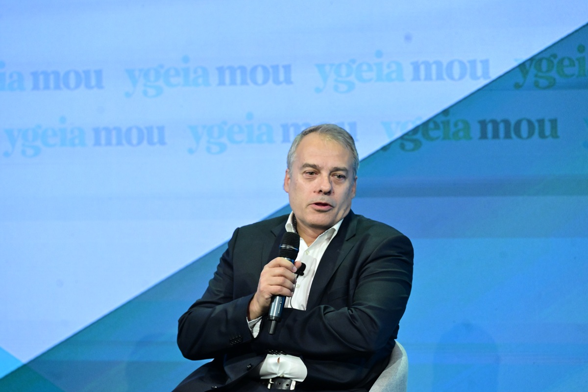 Μιχάλης Μπλέτσας στο Euronews: Ο ρόλος της Ελλάδας στον «ψηφιακό πόλεμο» Δύσης-Ανατολής