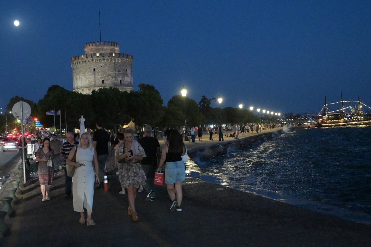 Σαφάρι ελέγχων στη Θεσσαλονίκη: «Καμπάνες» για αδήλωτη και εκτός ωραρίου εργασία